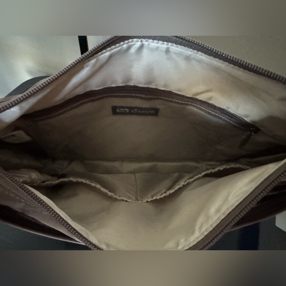 LUG Quilted Shoulder Bag/Crossbody RFID - Picture 5 of 7